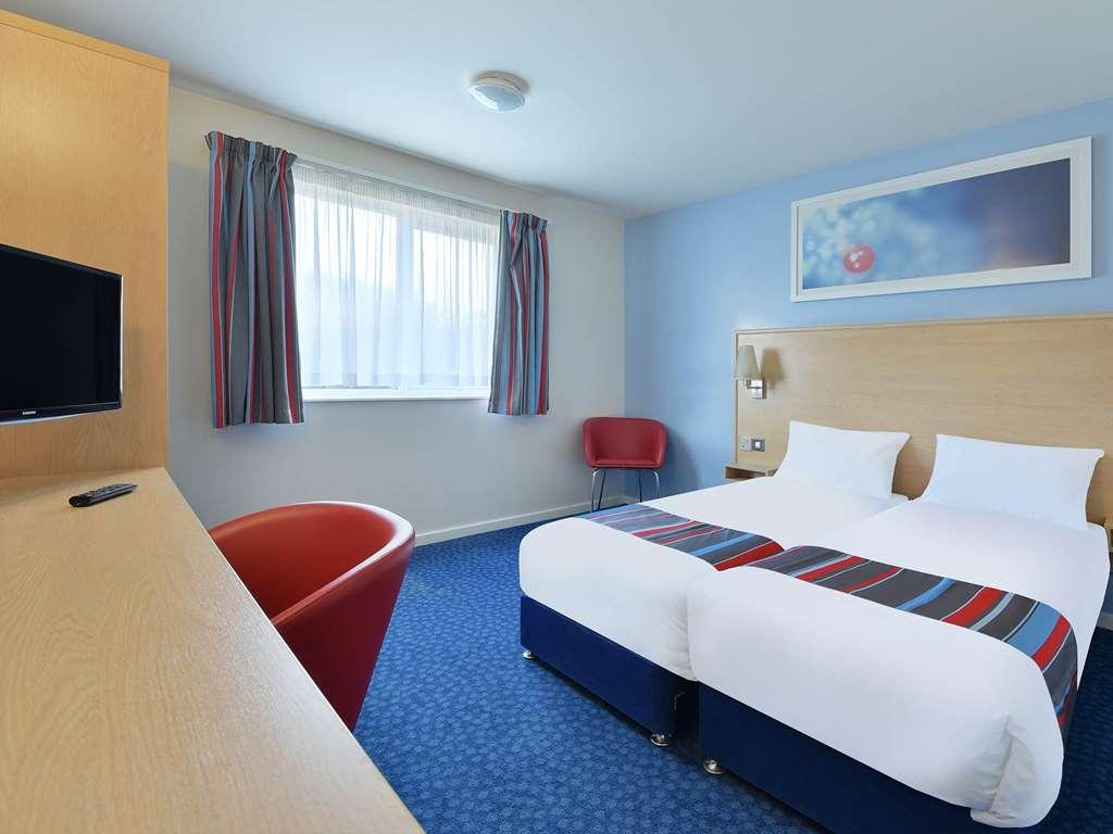 Travelodge Aberdeen Airport Zimmer foto